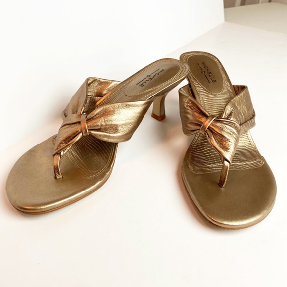 Michelle D Shoes - MICHELLE D✨Gold Leather Kitten Heel Thongs